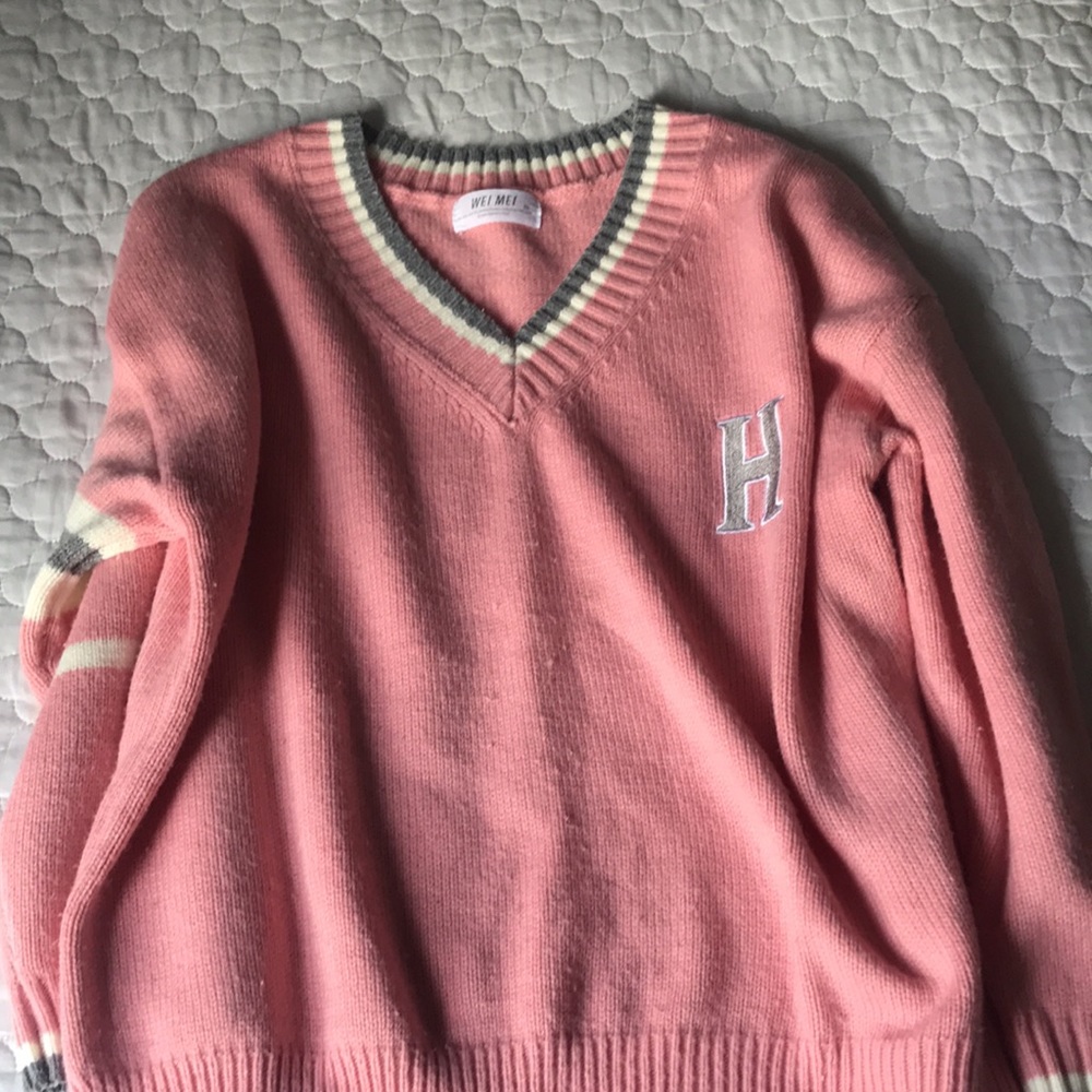 V neck sweater !